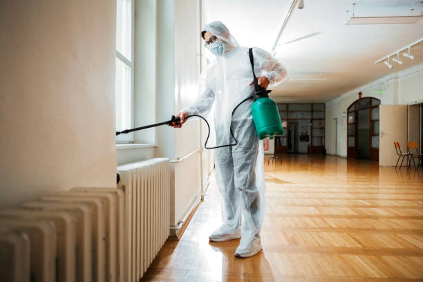 Best Exterminator Services  in Caledonia, WI
